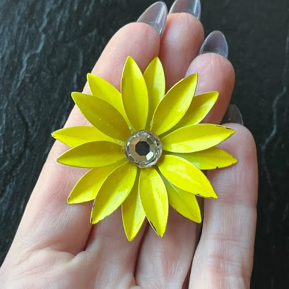 Vintage Large 60s 70s Retro Yellow Enamel Daisy Flower Brooch AB Center Stone